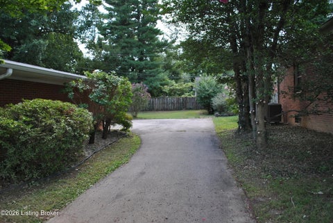 Tiny photo for 2706 Lime Kiln Ln, Louisville, KY 40222 (MLS # 1729618)