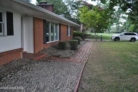 Tiny photo for 2706 Lime Kiln Ln, Louisville, KY 40222 (MLS # 1729618)