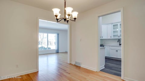 Tiny photo for 2706 Lime Kiln Ln, Louisville, KY 40222 (MLS # 1729618)