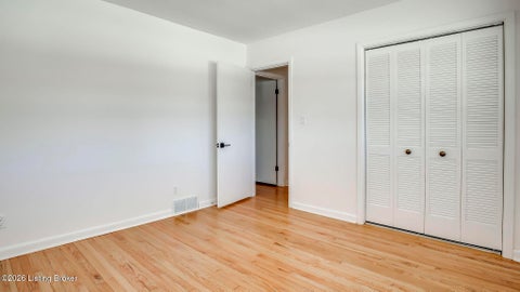 Tiny photo for 2706 Lime Kiln Ln, Louisville, KY 40222 (MLS # 1729618)