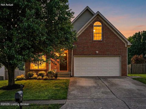 Photo of 186 Woodfield Cir, Shelbyville, KY 40065 (MLS # 1717092)