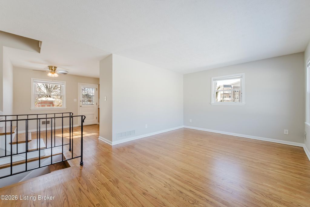 Photo of 5014 Barnes Dr, Louisville, KY 40219 (MLS # 1708911)