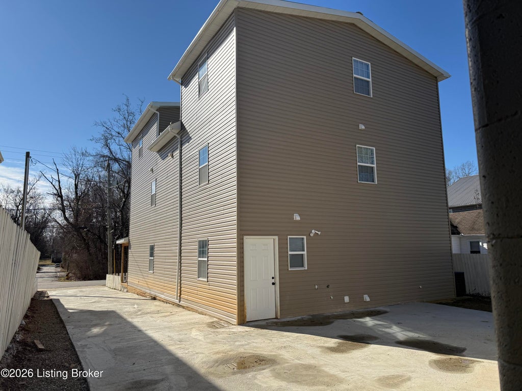 Photo of 12411 Berrytown Rd, Louisville, KY 40223 (MLS # 1731067)