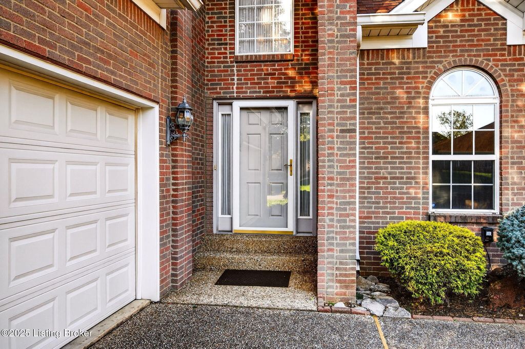 Photo of 3207 Hurstbourne Springs Dr, Louisville, KY 40220 (MLS # 1708100)