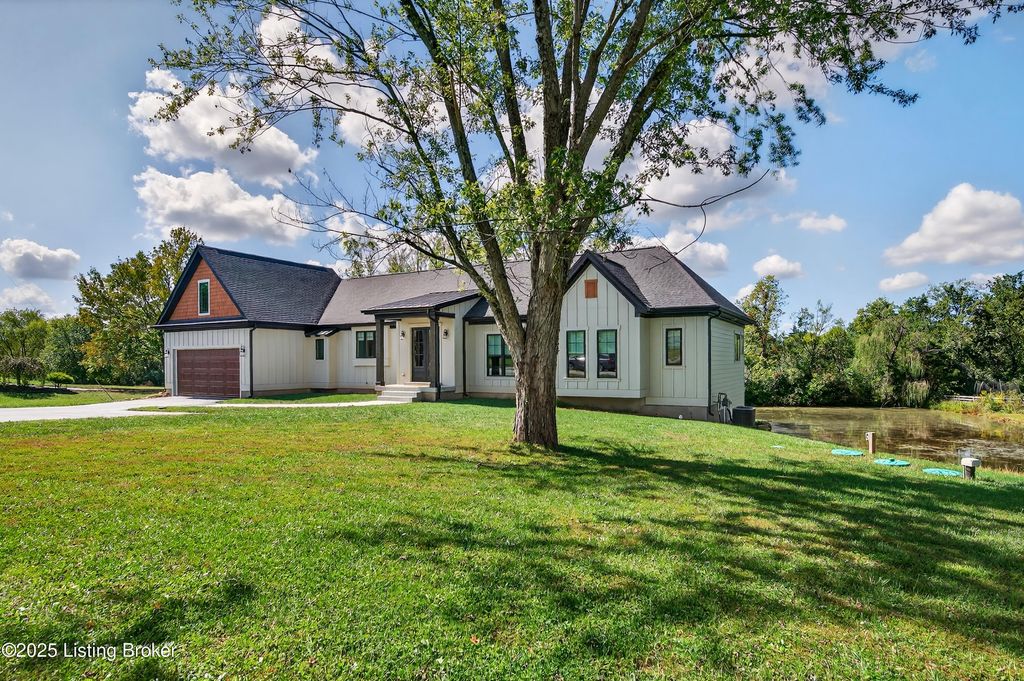 Photo of 3802 Carriage Hill Dr, Crestwood, KY 40014 (MLS # 1699776)