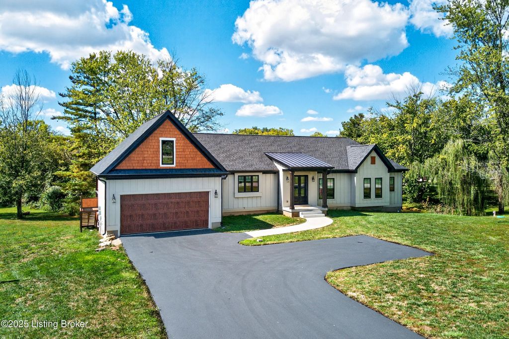 Photo of 3802 Carriage Hill Dr, Crestwood, KY 40014 (MLS # 1699776)