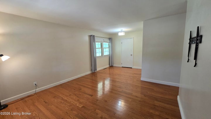 Photo 1 of 15 — 1620 Whippoorwill Rd, Louisville, KY 40213