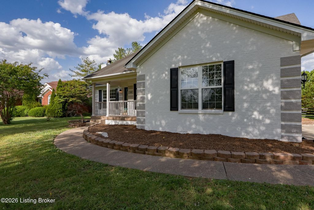 Photo of 110 Jade Dr, Shepherdsville, KY 40165 (MLS # 1717918)