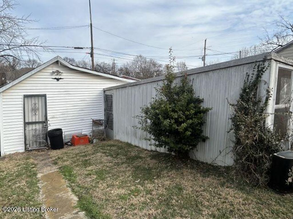 Photo of 1103 Lincoln Ave, Louisville, KY 40208 (MLS # 1708034)