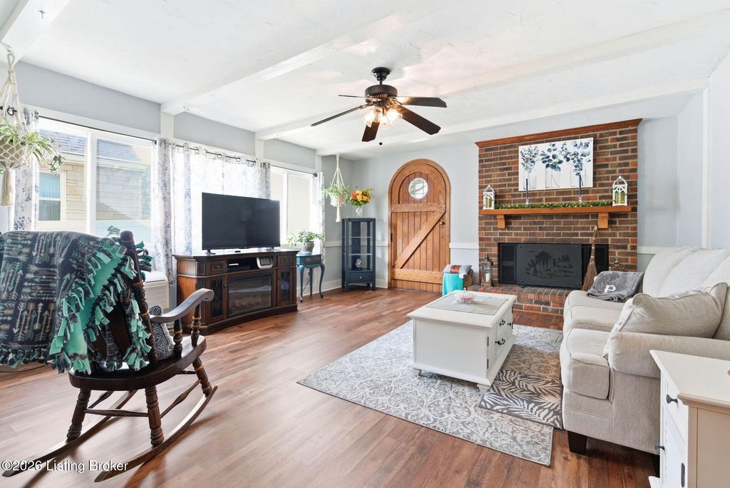 Photo of 4824 Fielding Way, Louisville, KY 40216 (MLS # 1709058)