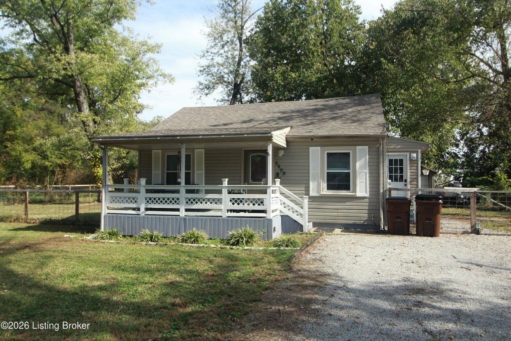 Photo of 5409 Bramers Ct, Louisville, KY 40216 (MLS # 1731766)