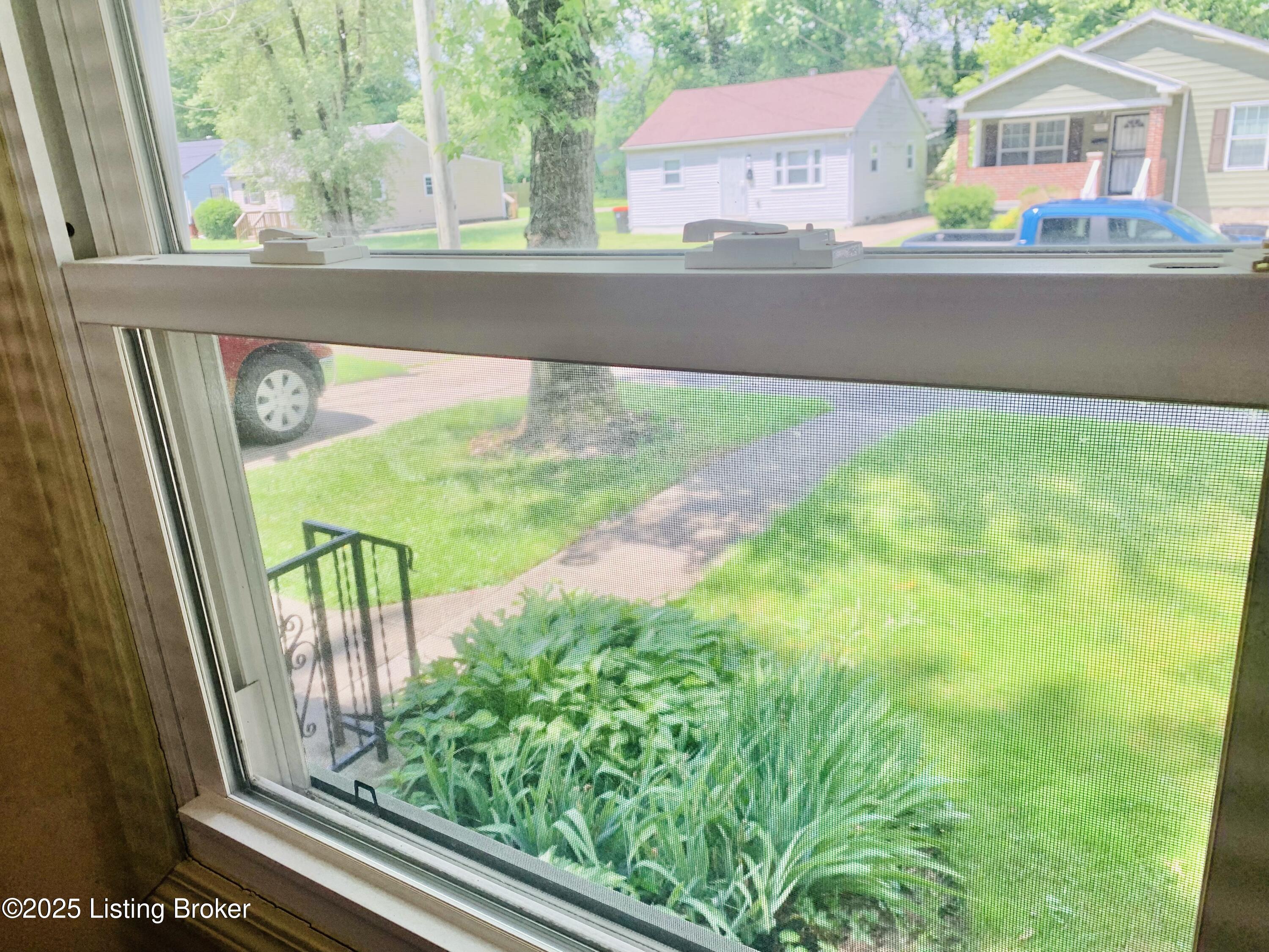 219 N 37th St, Louisville, Pennsylvania image 12