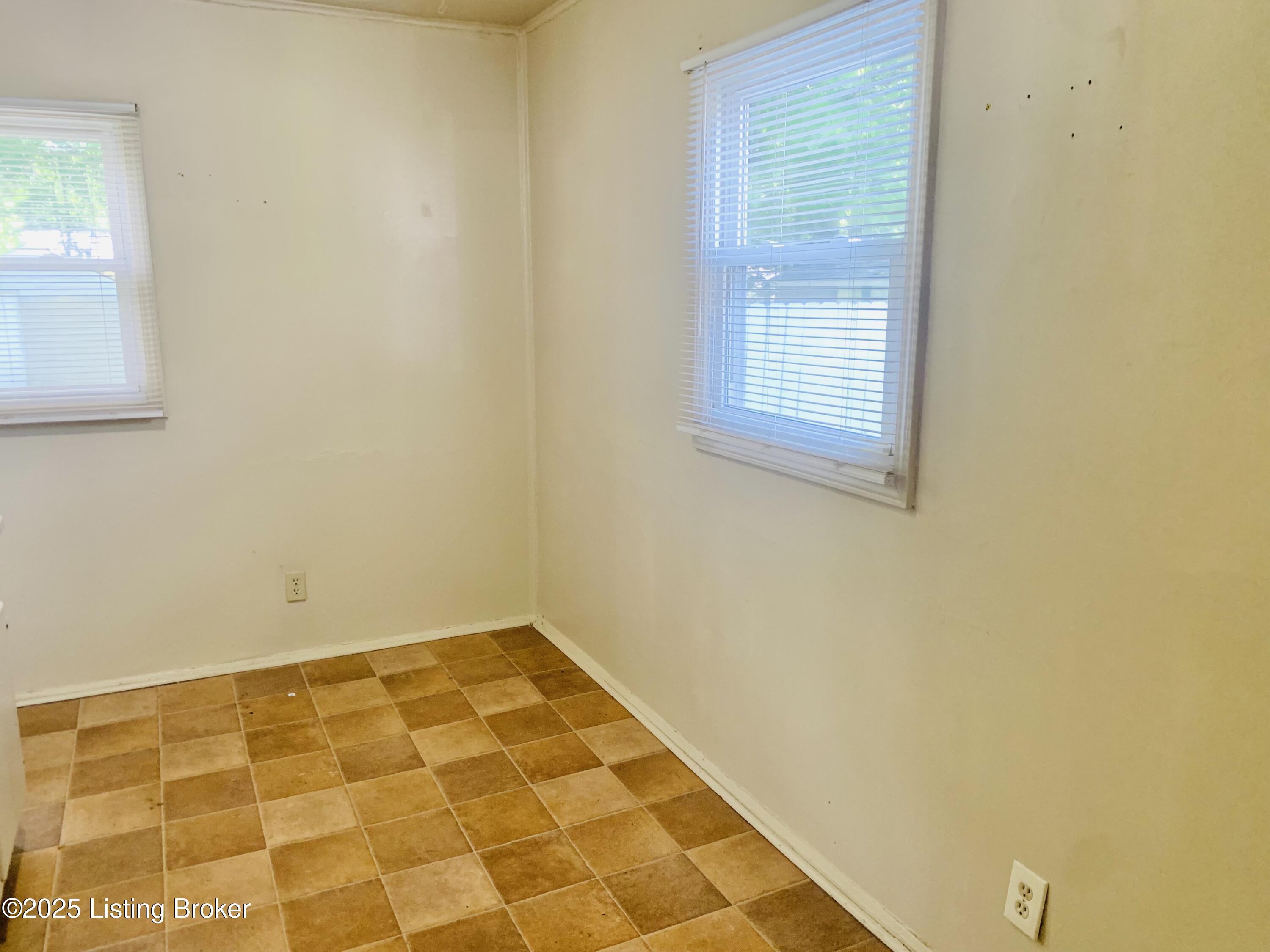 219 N 37th St, Louisville, Pennsylvania image 5