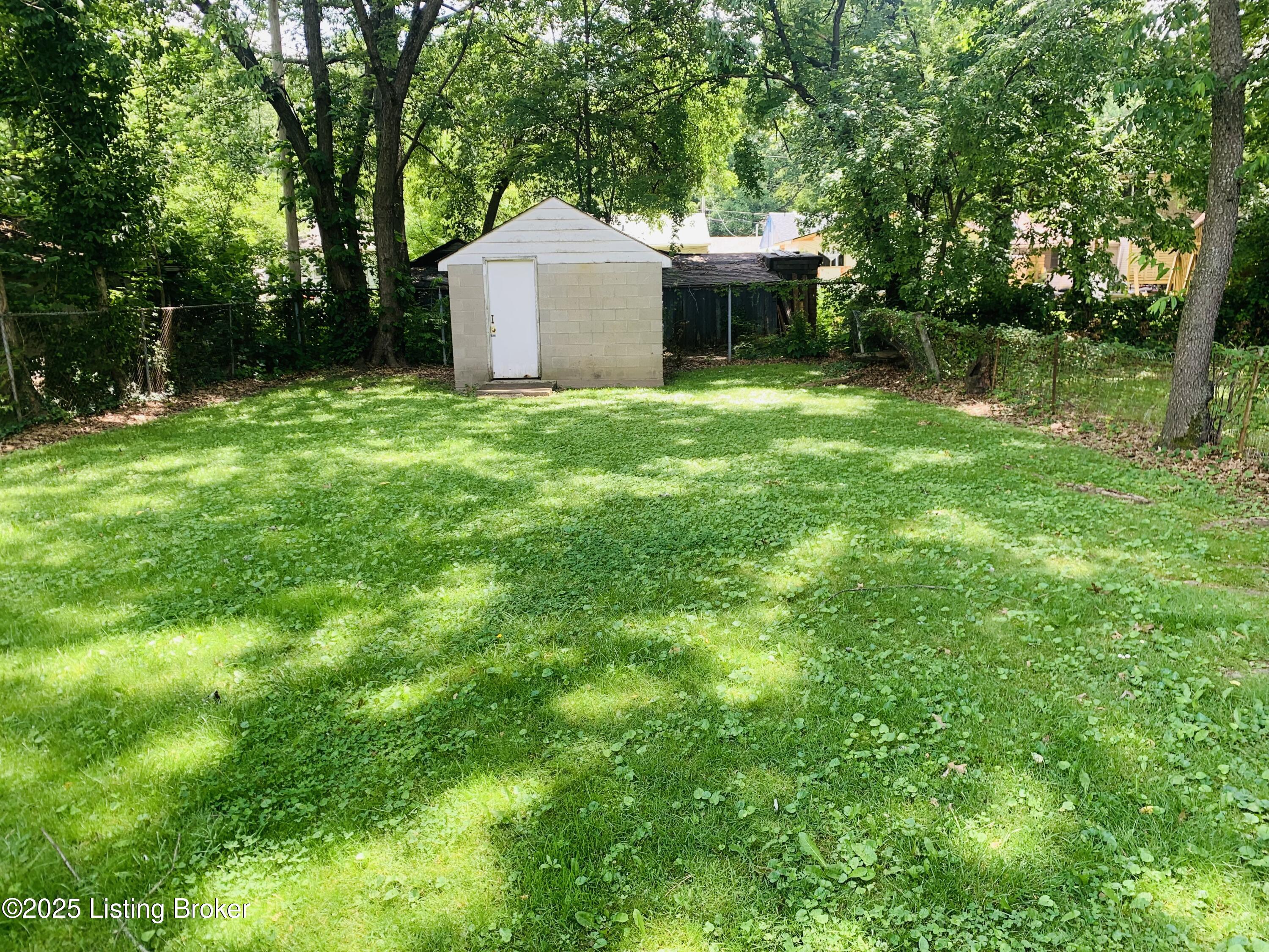 219 N 37th St, Louisville, Pennsylvania image 15