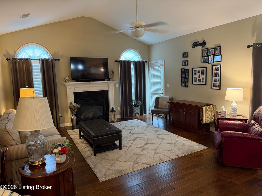 Photo of 9911 Vista Springs Way, Louisville, KY 40291 (MLS # 1732344)