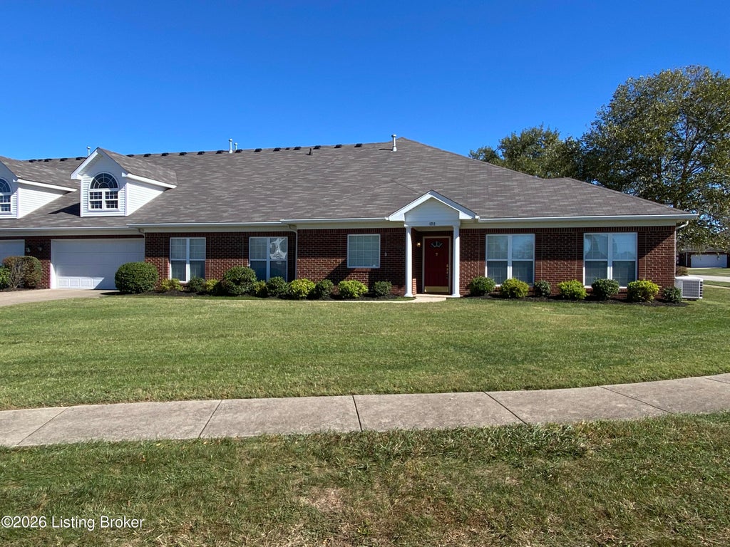 Photo of 172 Clubhouse Dr, Shelbyville, KY 40065 (MLS # 1731767)