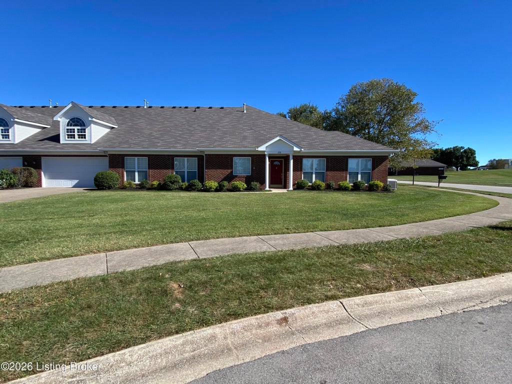 Photo of 172 Clubhouse Dr, Shelbyville, KY 40065 (MLS # 1731767)