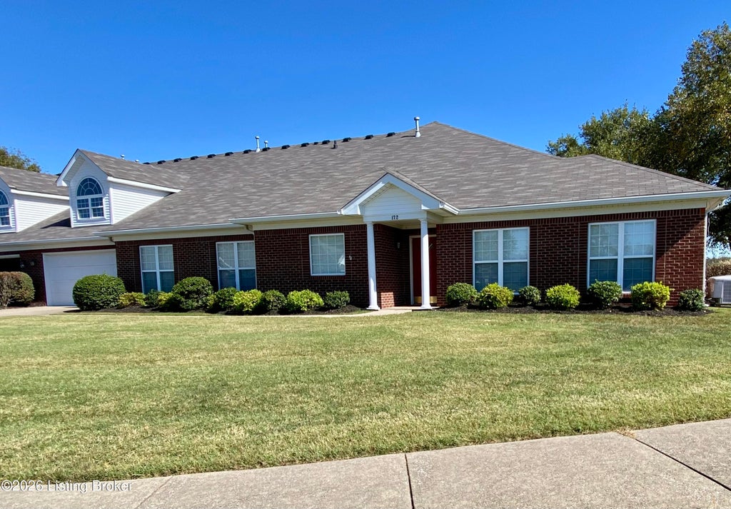 Photo of 172 Clubhouse Dr, Shelbyville, KY 40065 (MLS # 1731767)