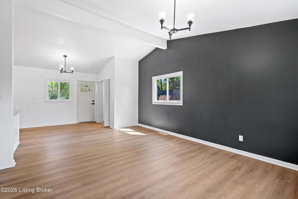 Photo of 10018 East Ave, Louisville, KY 40272 (MLS # 1713976)