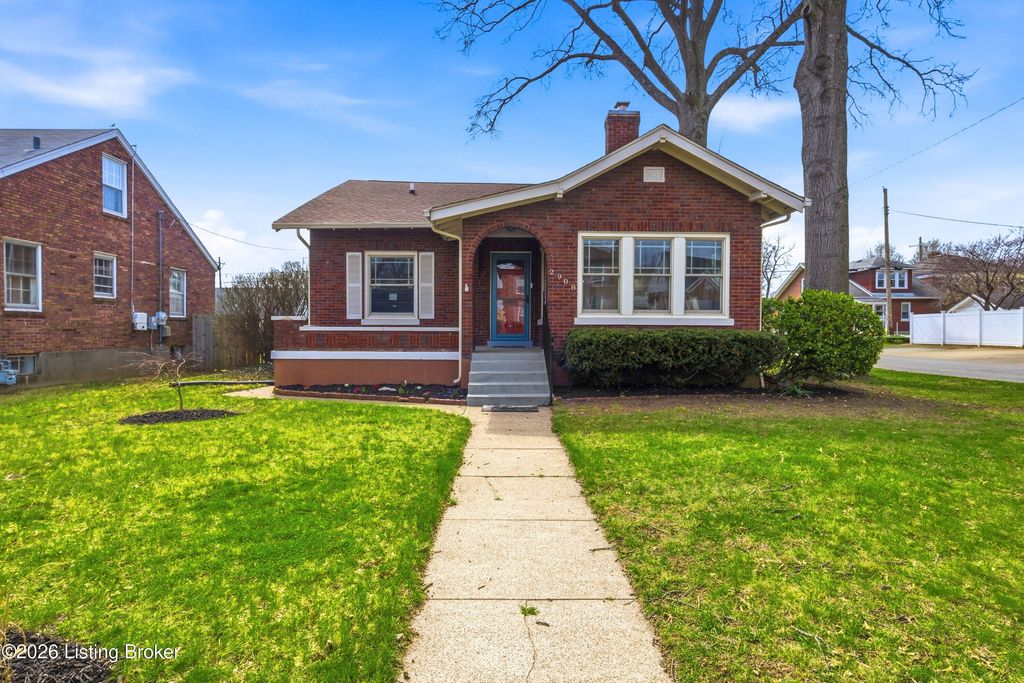 Photo of 2908 Beaumont Rd, Louisville, KY 40205 (MLS # 1712213)