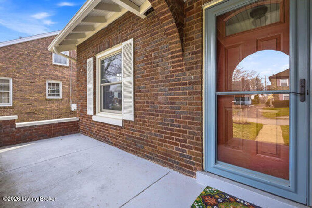 Photo of 2908 Beaumont Rd, Louisville, KY 40205 (MLS # 1712213)