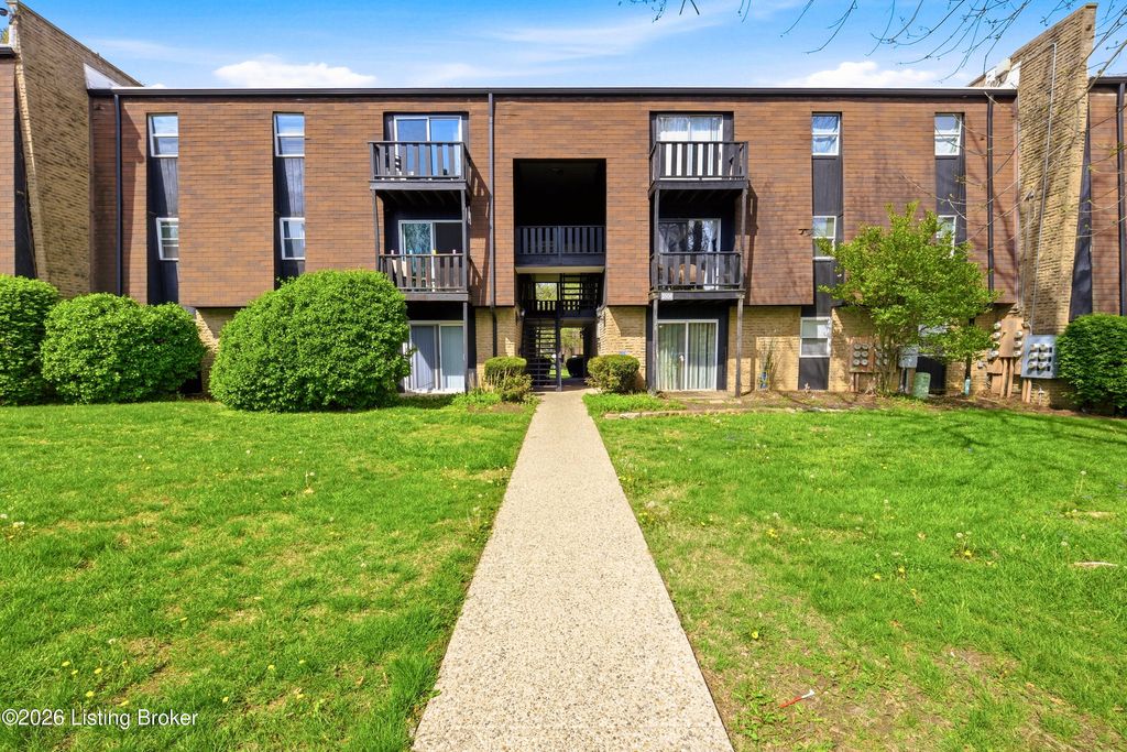 Photo of 3506 Lodge Ln #APT 326, Louisville, KY 40218 (MLS # 1713603)