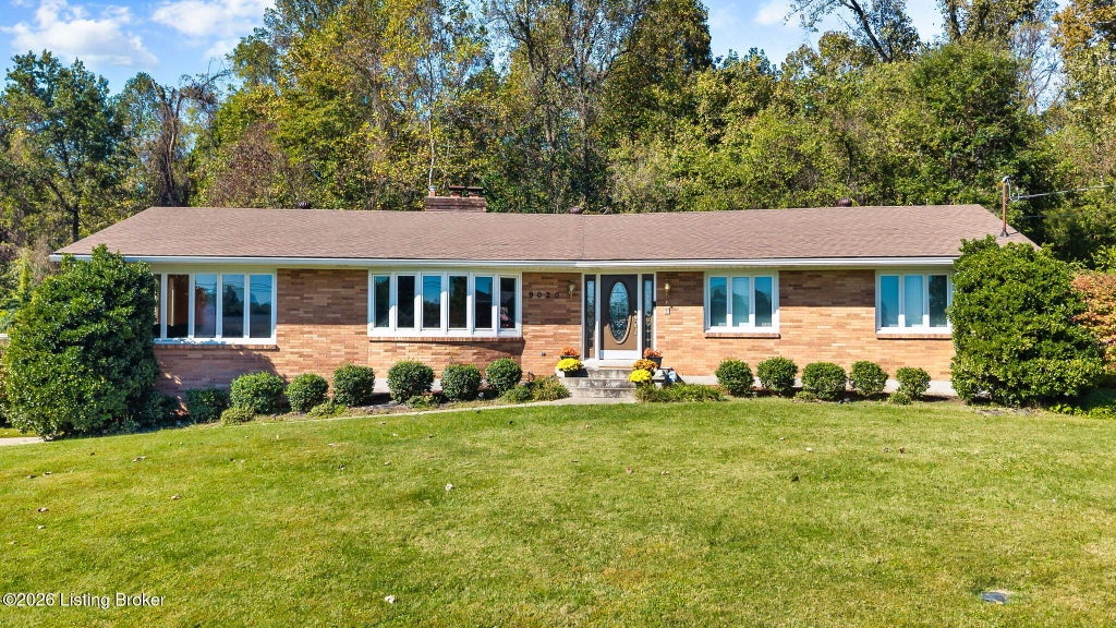 Photo of 9020 Lyneve Dr, Louisville, KY 40272 (MLS # 1732728)