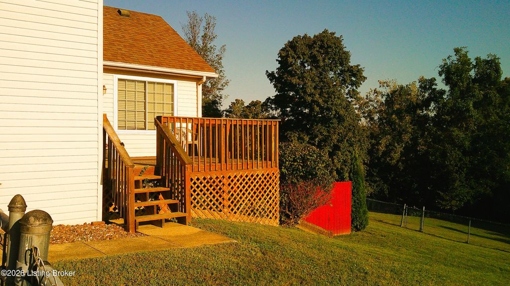 Photo of 138 Sapphire Ct, Bardstown, KY 40004 (MLS # 1708080)