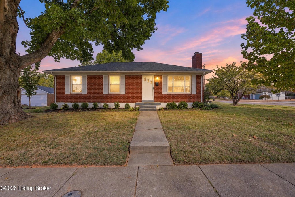 Photo of 2917 Richland Ave, Louisville, KY 40220 (MLS # 1731267)