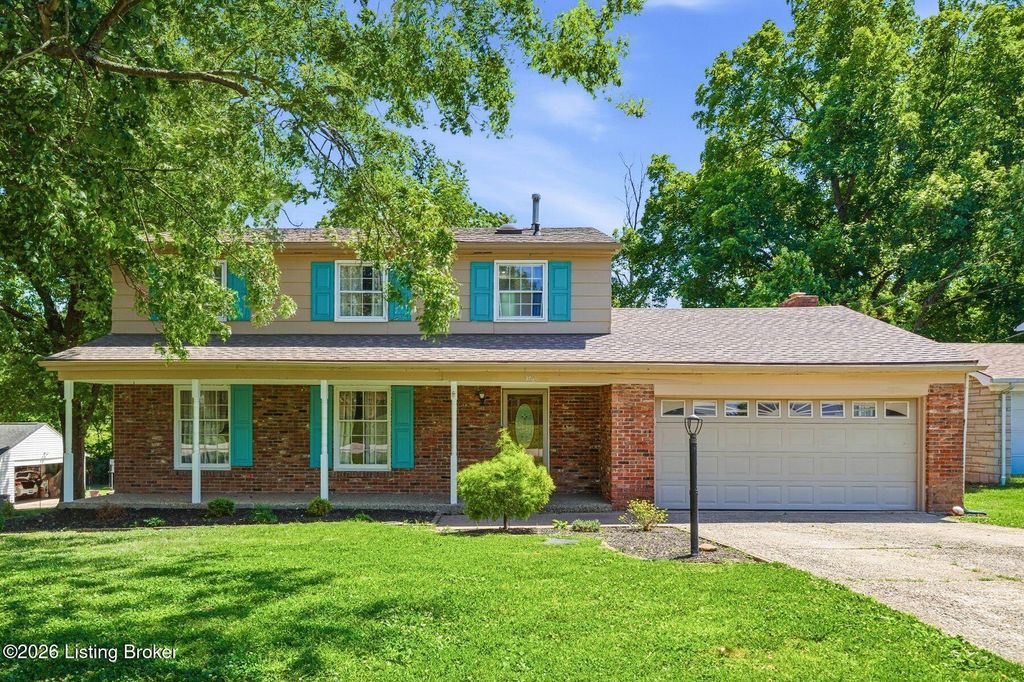 Photo of 3712 Whitehall Ct, Louisville, KY 40272 (MLS # 1717552)