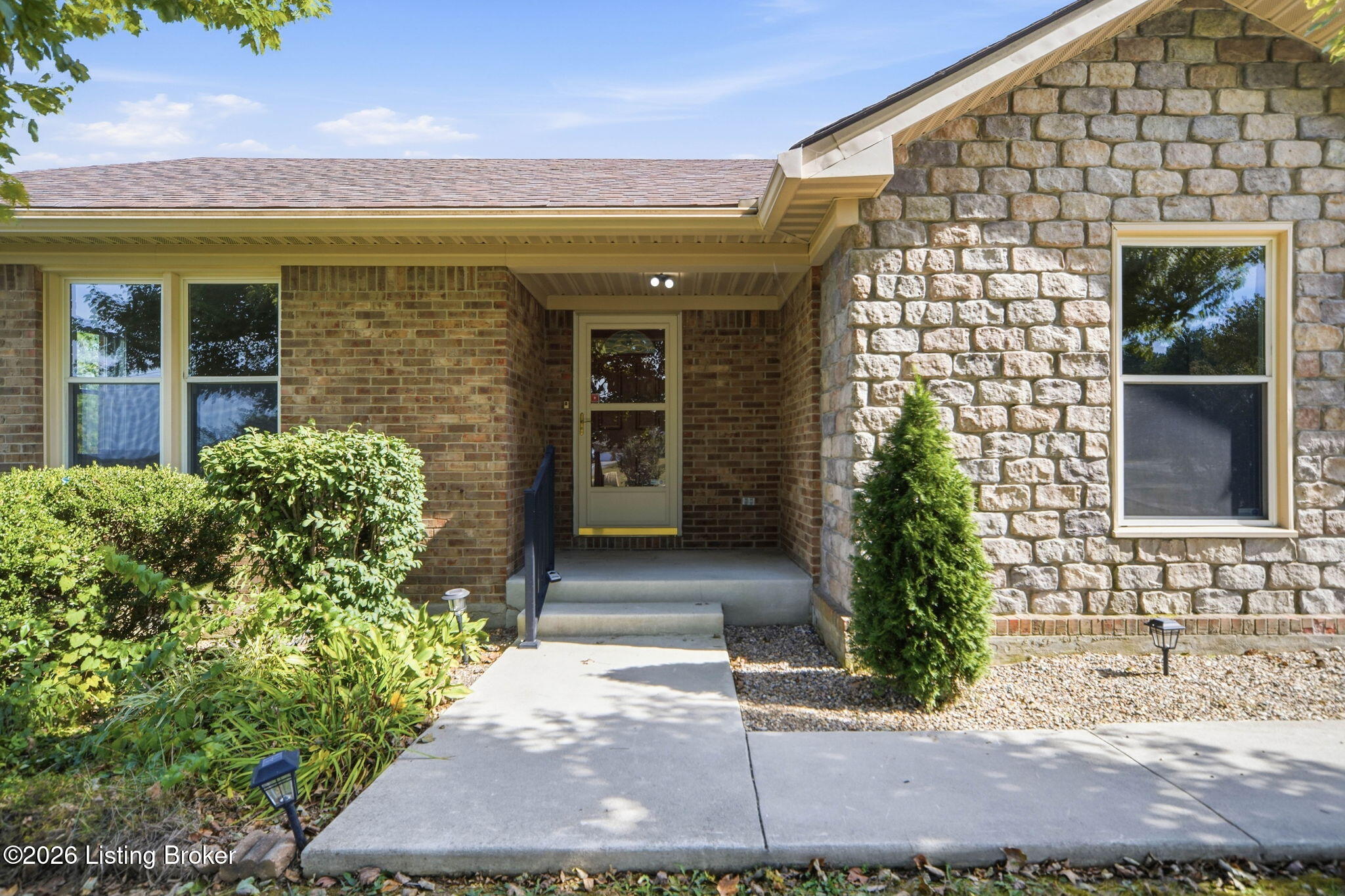 3751 Meadowbrook Ln