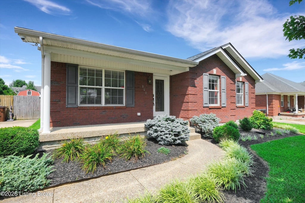 Photo of 161 Deer Park Way, Mt Washington, KY 40047 (MLS # 1725011)