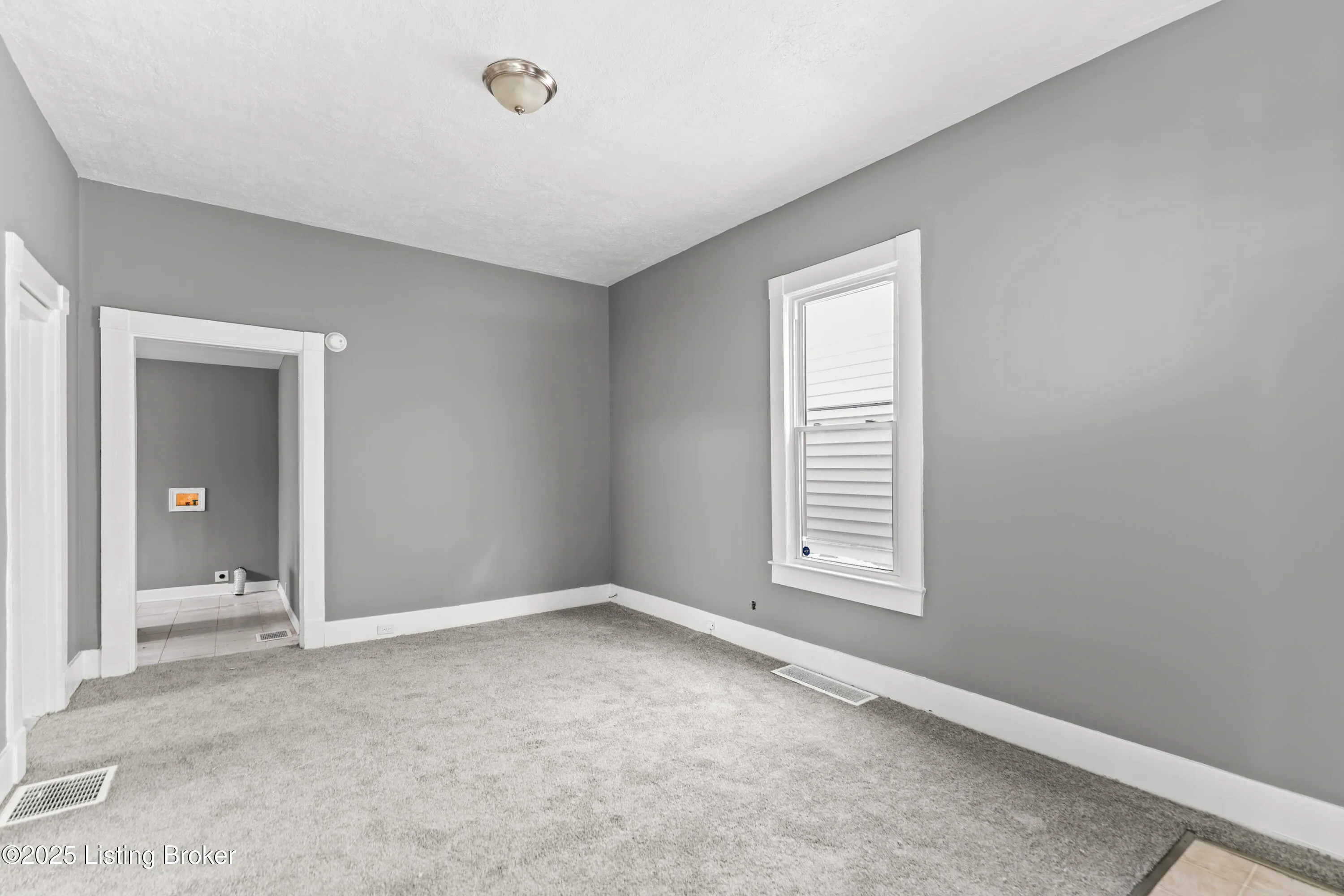Louisville, Kentucky 40208, United States, 3 Bedrooms Bedrooms, ,2 BathroomsBathrooms,Residential,Active,16063