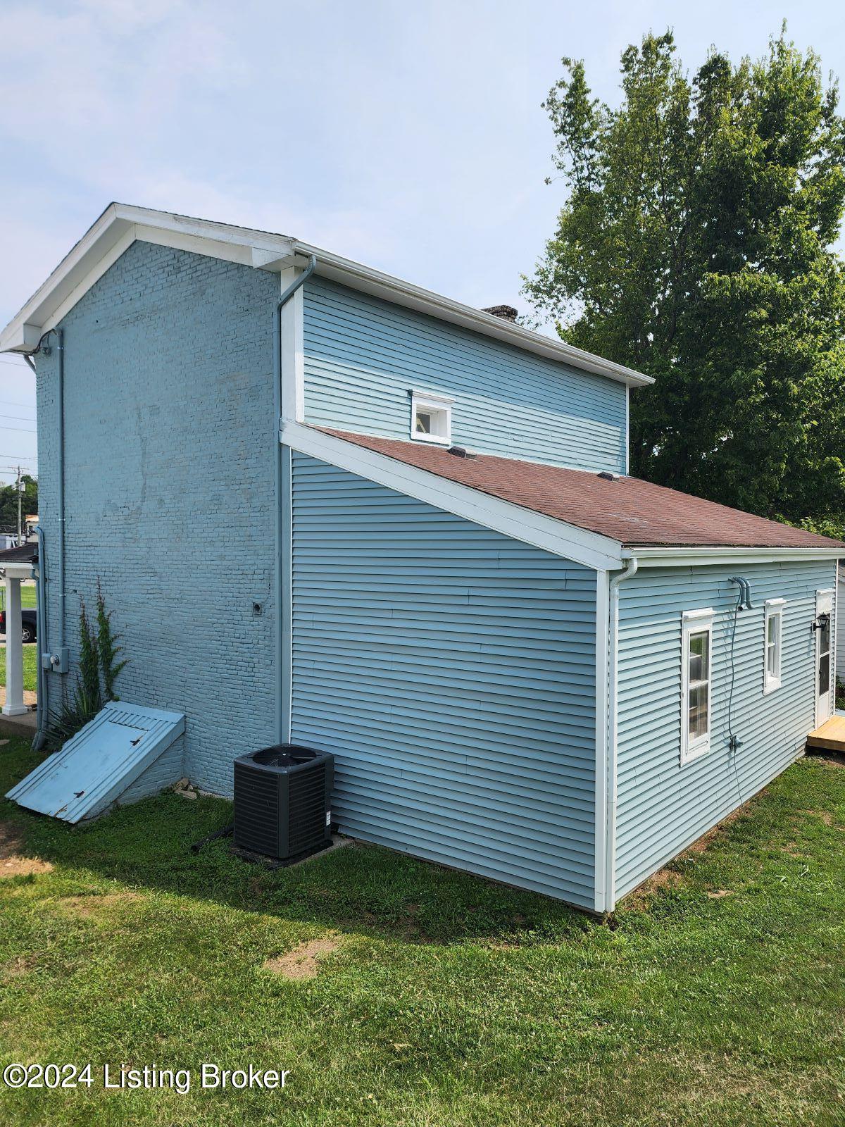 308 Garrard St, Taylorsville, Pennsylvania image 2