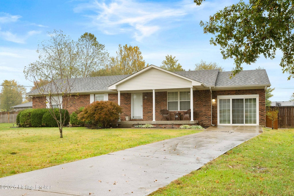 Photo of 241 Emma Ct, Mt Washington, KY 40047 (MLS # 1730085)