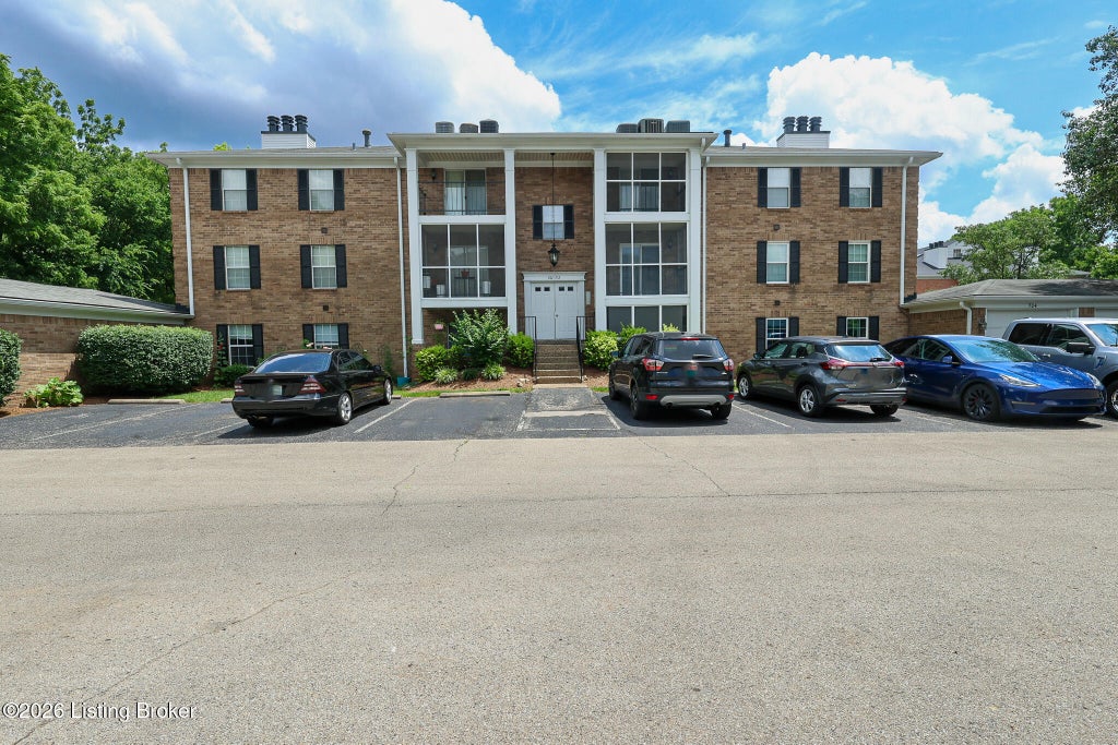 Photo of 705 Donard Park Ave, Louisville, KY 40218 (MLS # 1720475)