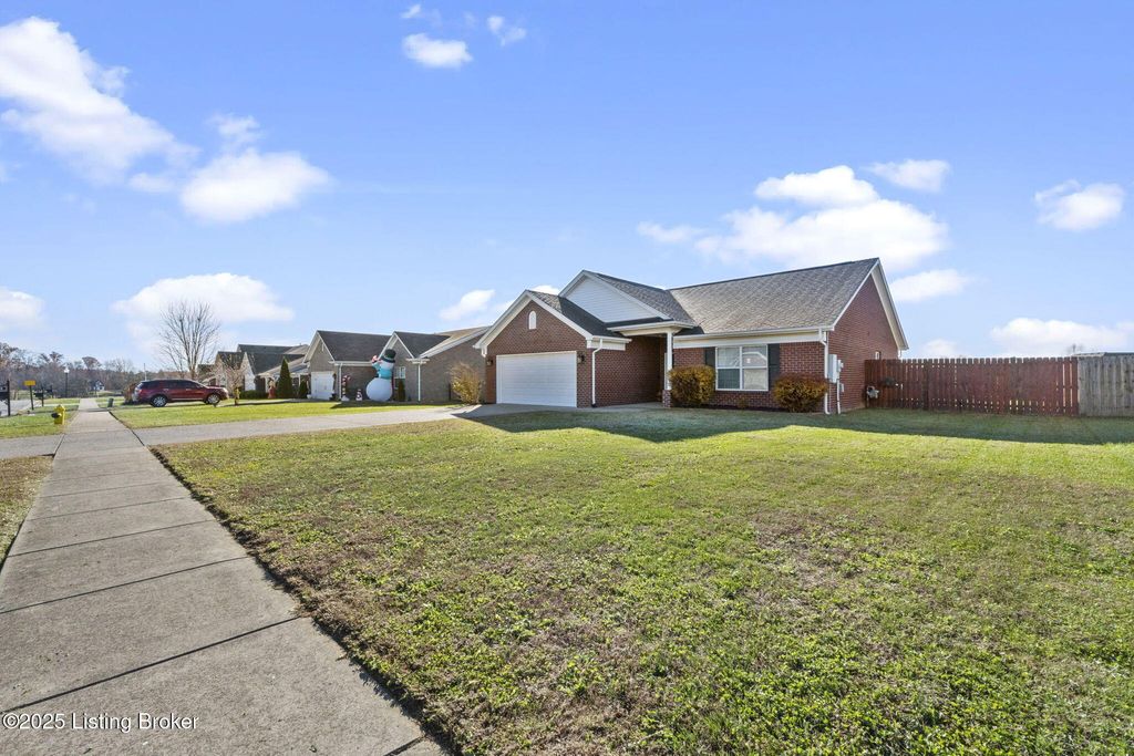Photo of 189 Magnolia Dr, Shepherdsville, KY 40165 (MLS # 1708659)