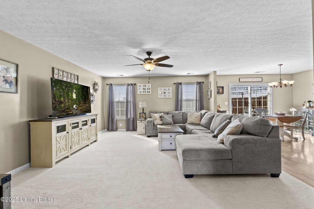 Photo of 189 Magnolia Dr, Shepherdsville, KY 40165 (MLS # 1708659)