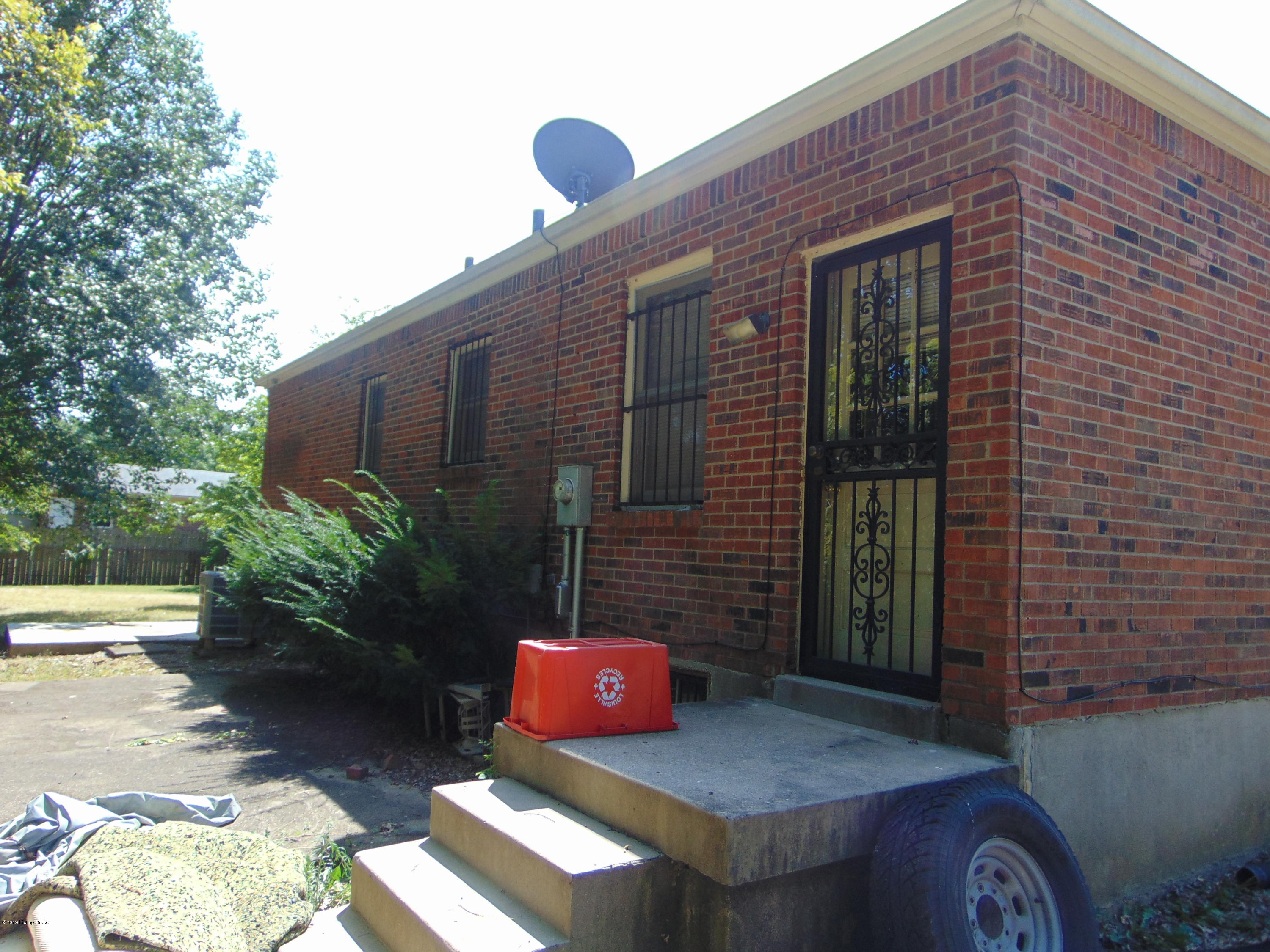 6404 Saint  Thomas Ct, Louisville, Kentucky image 2
