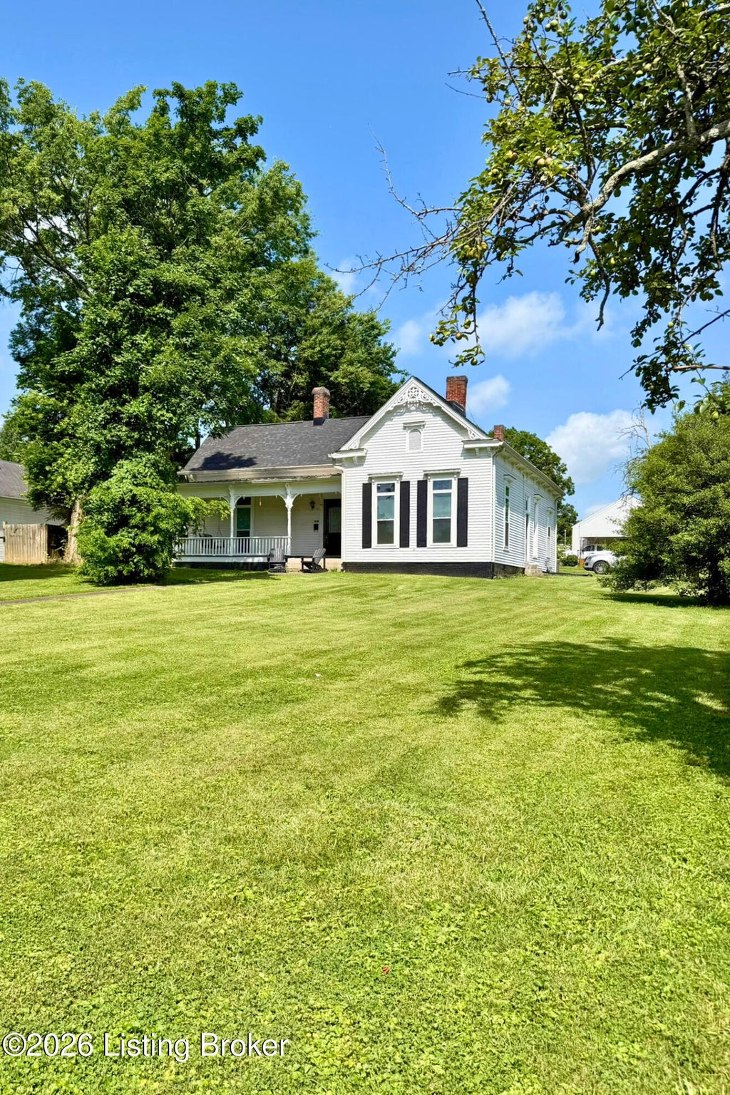 Photo of 516 N Walnut St, Springfield, KY 40069 (MLS # 1722204)