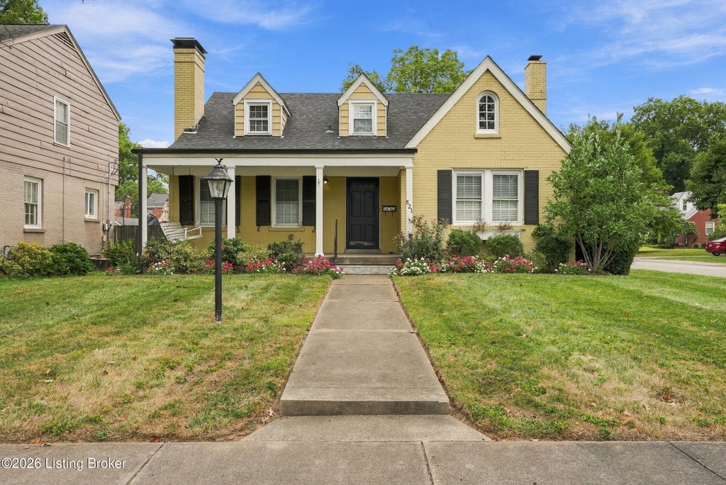 Photo of 521 Oxford Pl, Louisville, KY 40207 (MLS # 1729832)