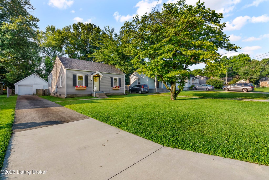 Photo of 1522 McKay Ave, Louisville, KY 40213 (MLS # 1722016)