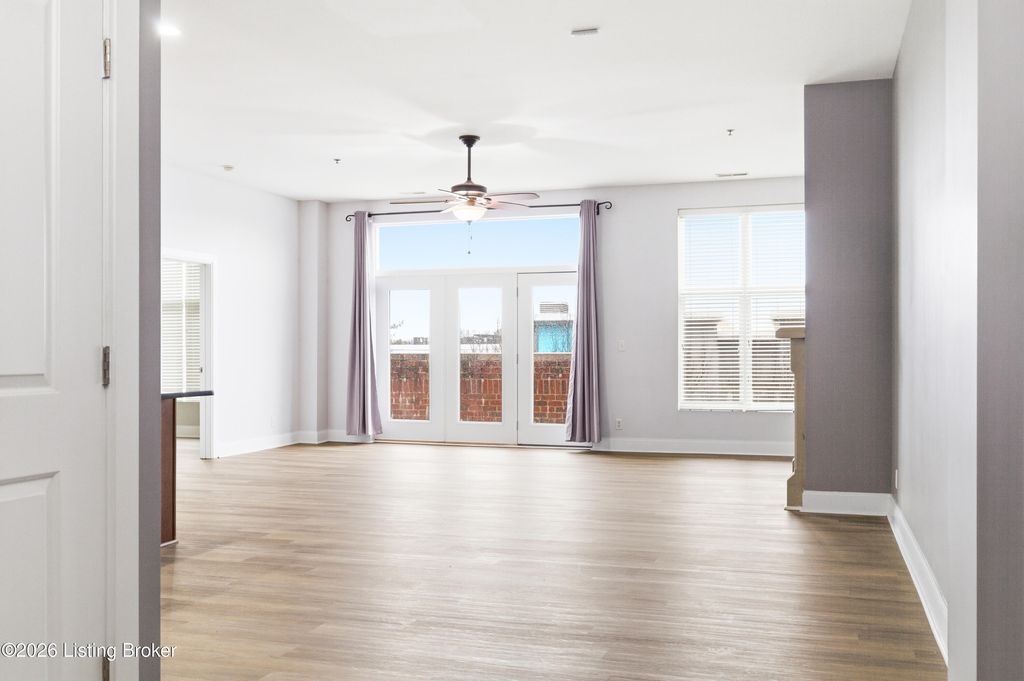 Photo of 2011 Frankfort Ave #401, Louisville, KY 40206 (MLS # 1710655)