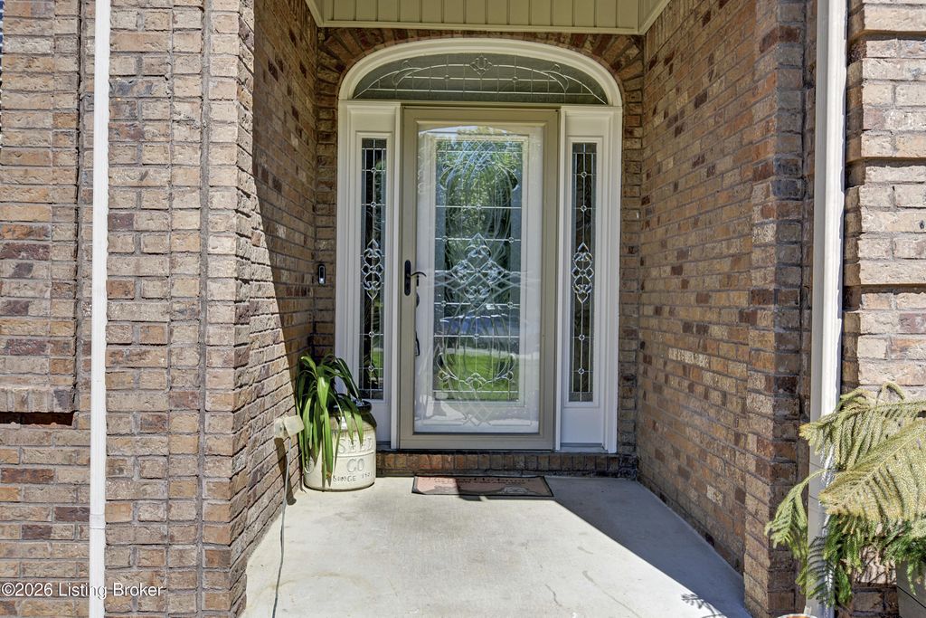 Photo of 105 Victory Lake Dr, Vine Grove, KY 40175 (MLS # 1716824)