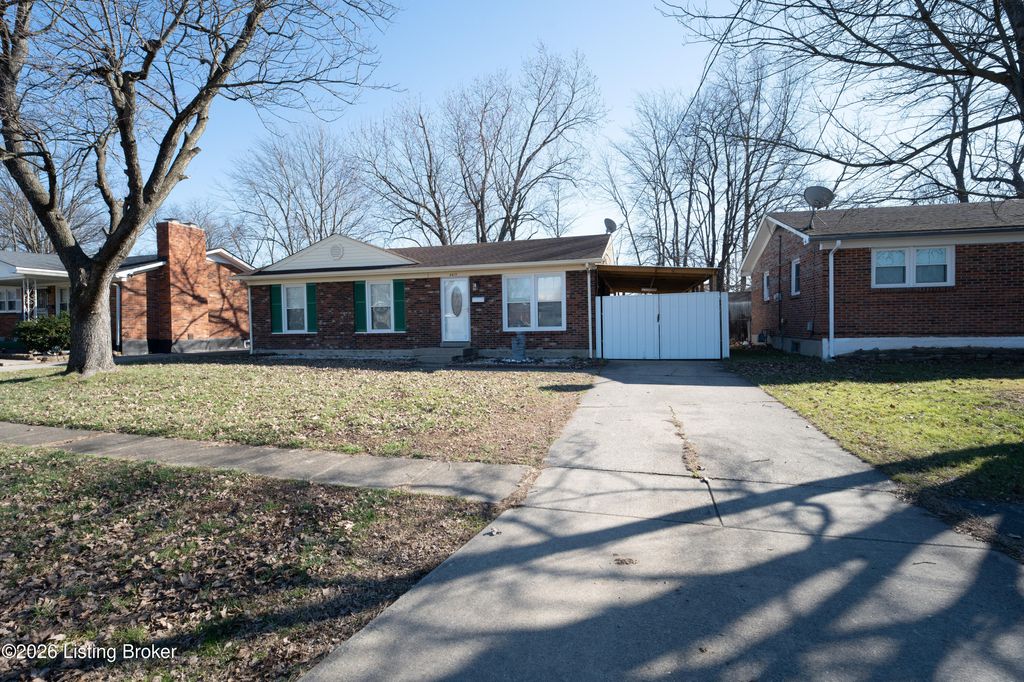Photo of 4415 Broadleaf Dr, Louisville, KY 40216 (MLS # 1707272)