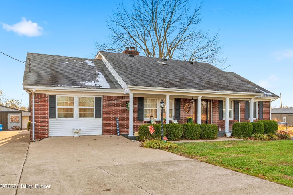 Photo of 3299 Castle Hwy, Pleasureville, KY 40057 (MLS # 1705052)