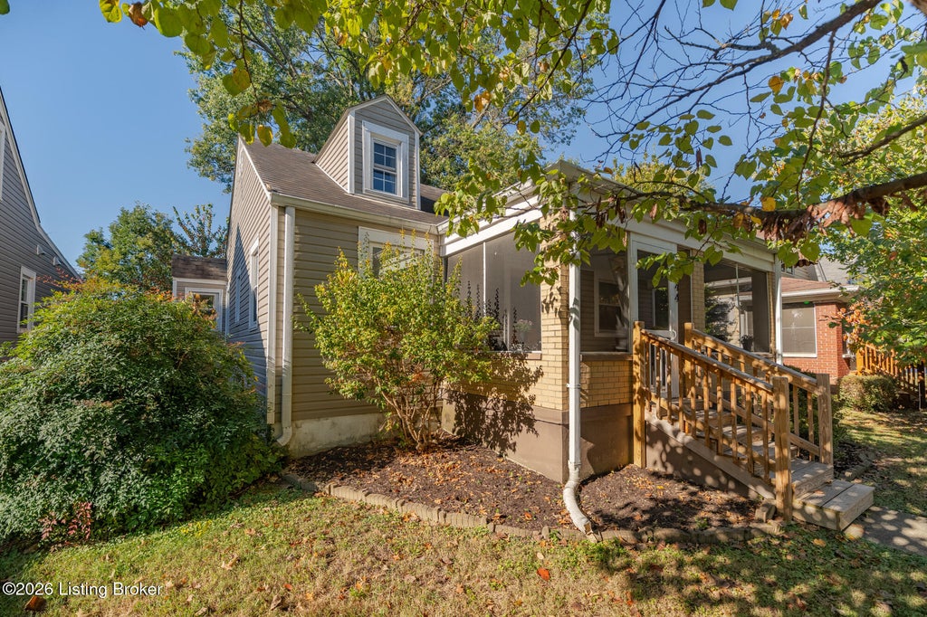 Photo of 1144 Saint Michael St, Louisville, KY 40204 (MLS # 1731164)
