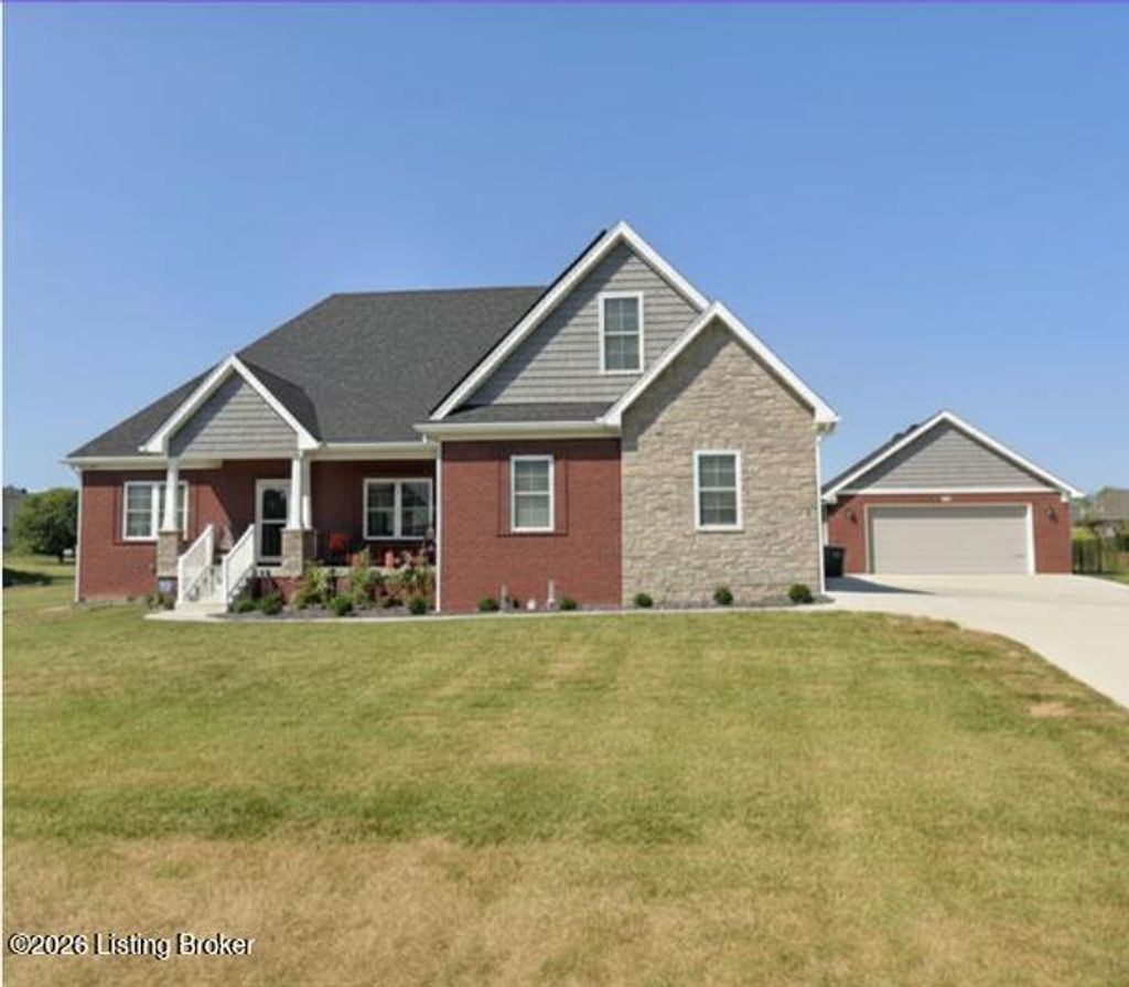 Photo of 240 Brennan Ct, Shepherdsville, KY 40165 (MLS # 1712429)