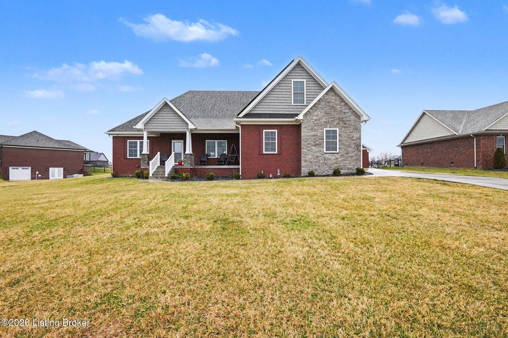 Photo of 240 Brennan Ct, Shepherdsville, KY 40165 (MLS # 1712429)