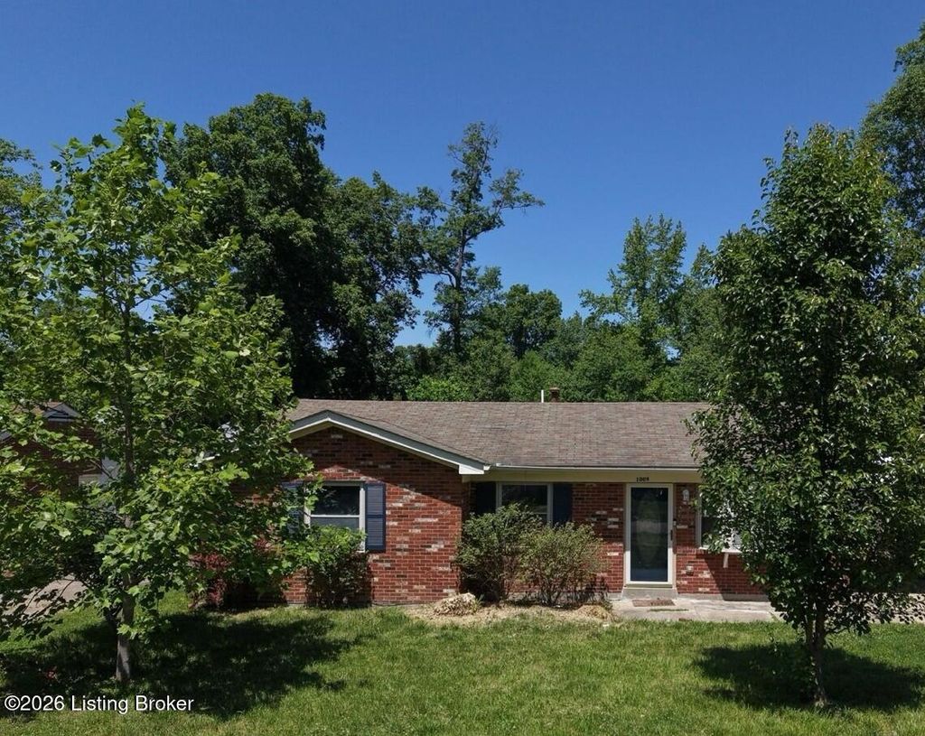 Photo of 1009 Andle Ct, Louisville, KY 40214 (MLS # 1717658)